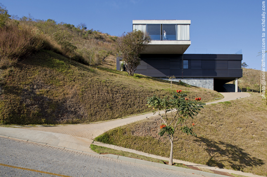 Casa EG / Play - Marcelo Alvarenga