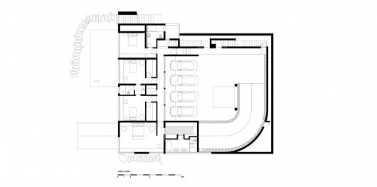 Casa EG / Play - Marcelo Alvarenga