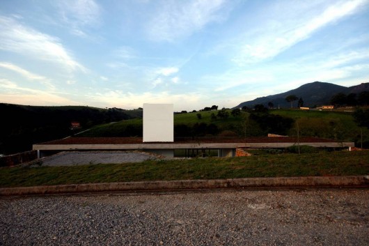 Casa em Joanópolis / Una Arquitetos