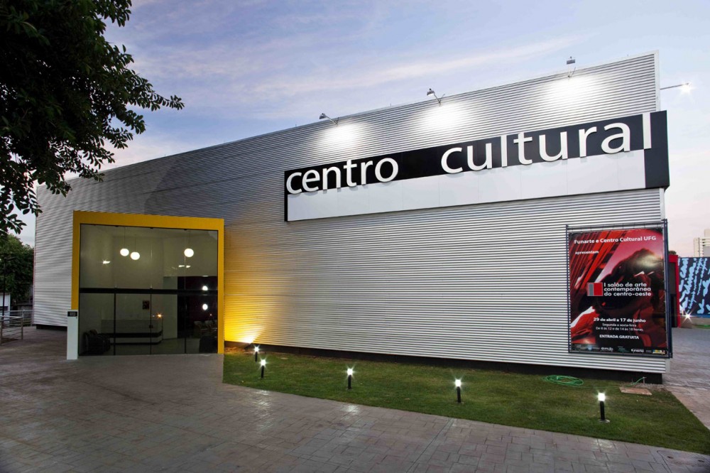 Centro Cultural UFG / Fernando Simon