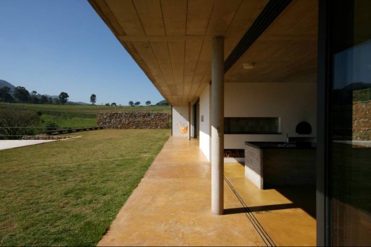 Casa em Joanópolis / Una Arquitetos