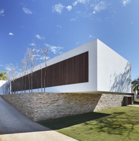 SN House / Studio Guilherme Torres (1)