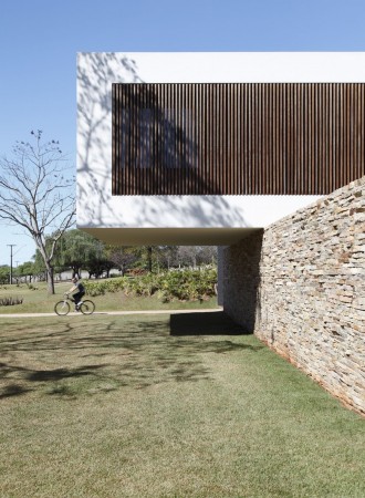 SN House / Studio Guilherme Torres (3)