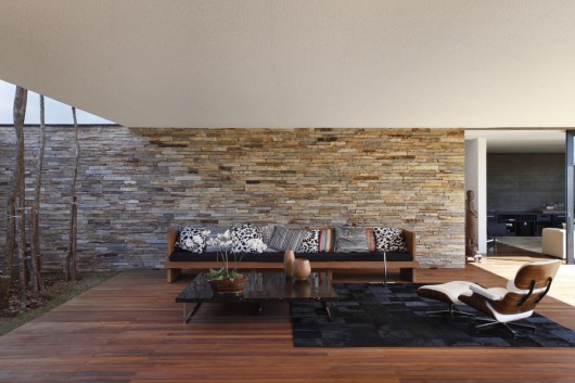 SN House / Studio Guilherme Torres (10)