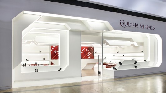 Queen Shoes / Studio Guilherme Torres (2)