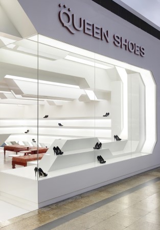 Queen Shoes / Studio Guilherme Torres (3)