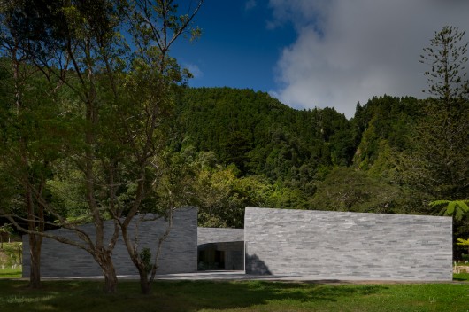 Centro de Monitorização e Investigação das Furnas / Aires Mateus (47)