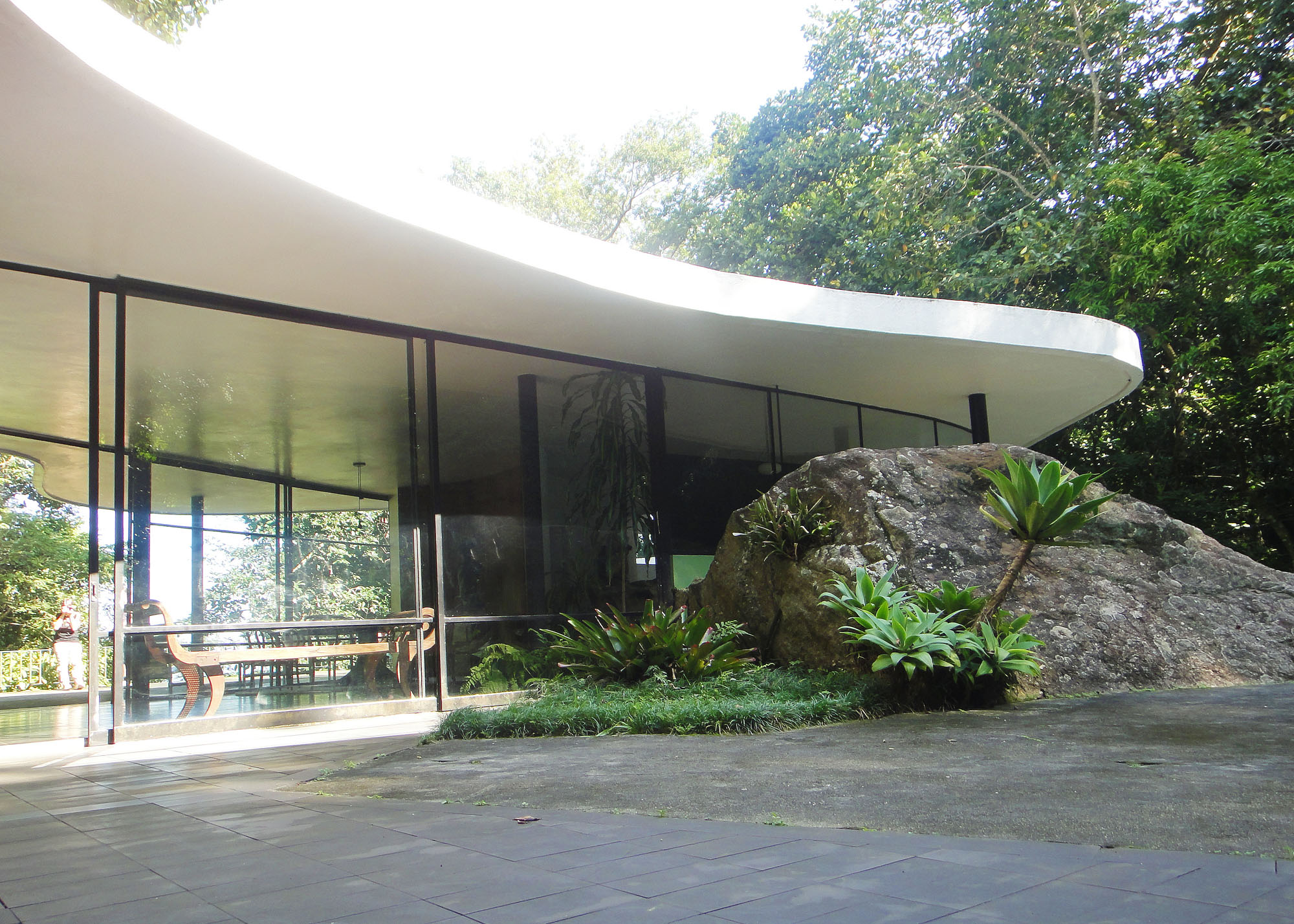 Galeria de Clássicos da Arquitetura Casa das Canoas / Oscar Niemeyer 18 Galeria de Clássicos da Arquitetura Casa das Canoas / Oscar Niemeyer 18