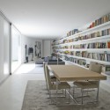 Casa em Aroeira / Aires Mateus (20) © Francisco Caseiro