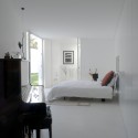 Casa em Aroeira / Aires Mateus (11) © Francisco Caseiro