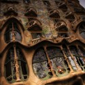 Clássicos da Arquitetura: Casa Batlló / Antoni Gaudí (1) © flickr hebedesign