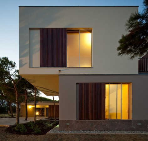 Casa na Praia Verde / Nelson Resende Arquitecto (9)