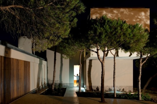 Casa na Praia Verde / Nelson Resende Arquitecto (6)