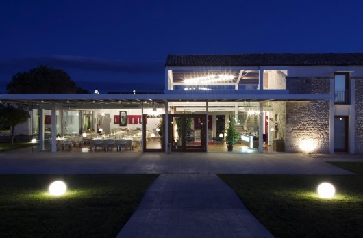 Vila Carlotta / Architrend Architecture (14)