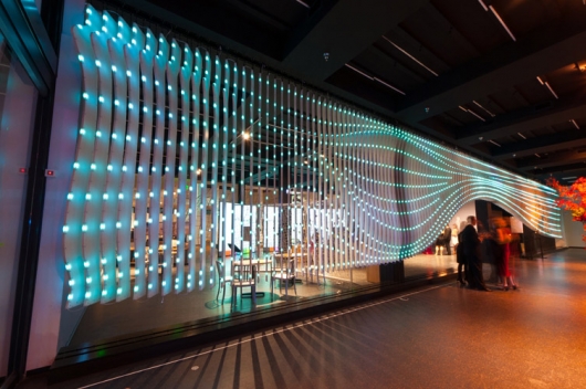 Dynamic Performance of Nature / EB Office