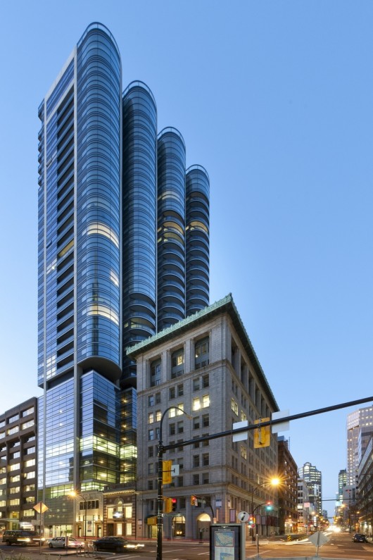 Jameson House / Foster + Partners (1) © Nigel Young, Foster + Partners