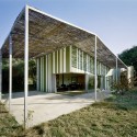 Casa en Gaüses / Bach Arquitectes (1) © Jordi Bernadó