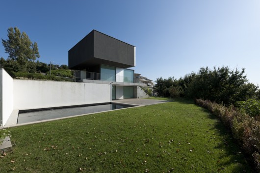 Casa em Macinhata da Seixa / Nuno Brandão Costa (8)
