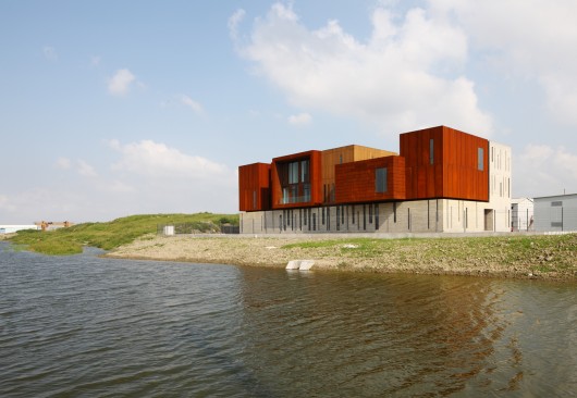 Edifício Administrativo da Companhia de Gás em Jiading / Atelier Deshaus (7)