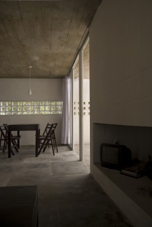 Casa de Bloques La Pedrera / g + Gualano + Gualano Arquitectos (8)