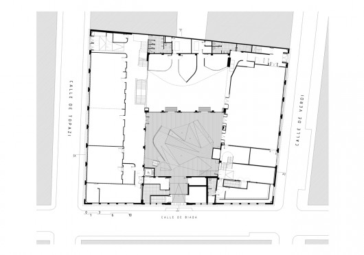 Edificio no Barrio de Gracia / Franconi & González Architects SCP (13)