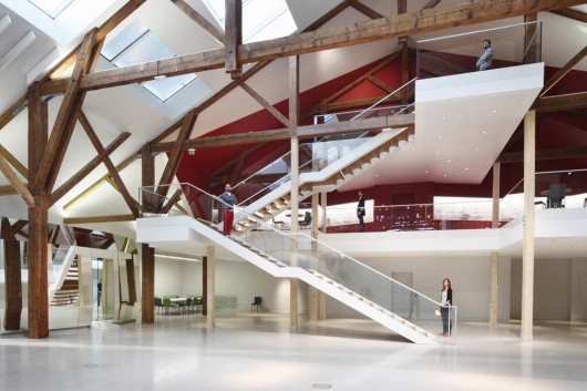 Cortesia de ENCORE HEUREUX Architectes
