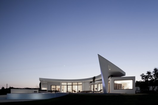 Casa Colunata / Mario Martins Atelier (22)