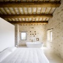 Renovação de uma casa em Treia / Wespi de Meuron (5) © Hannes Henz