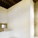 Renovação de uma casa em Treia / Wespi de Meuron (4) © Hannes Henz