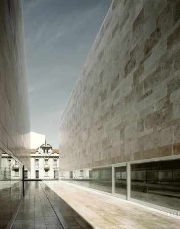 Sines Center for the Arts / Aires Mateus (15)