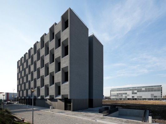 Edifício MPA / Lousinha Arquitectos (1) © Luis Ferreira Alves