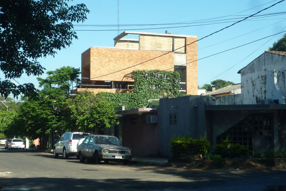 Edifício Mburicao / Estudio ELGUE