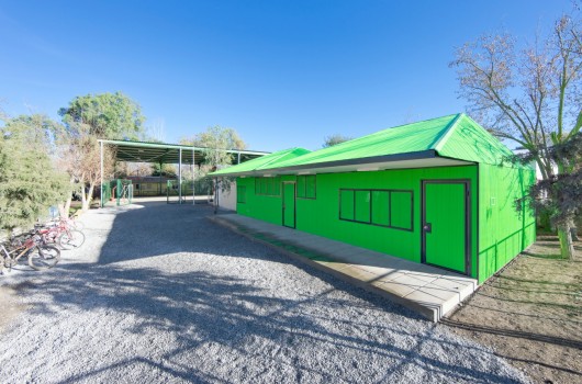 Salas de Classes Atrapa Luz / LAND Arquitetos (11)