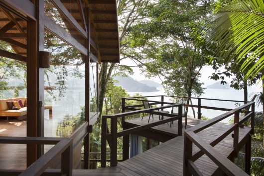 Casa na Praia do Felix / Vidal & Sant’Anna (6)
