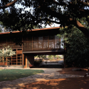 Casa em Belavali / Studio Mumbai (1) © Helene Binet
