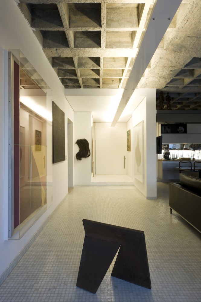 Residência na Avenida Paulista / Piratininga Arquitetos Associados