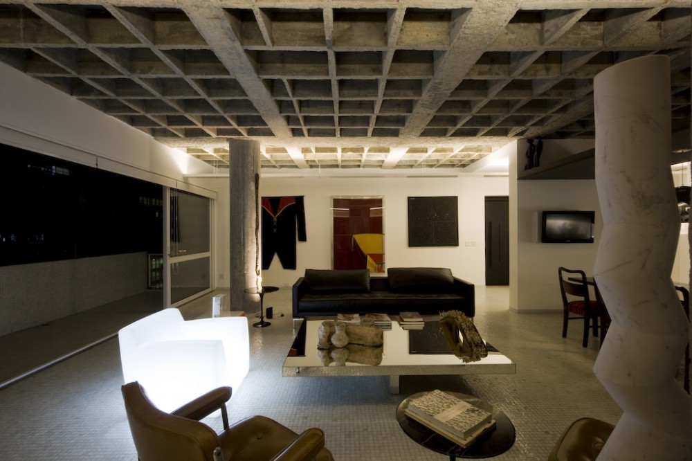 Residência na Avenida Paulista / Piratininga Arquitetos Associados