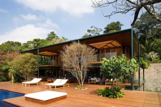 Casa no Guarujá / Bernardes Jacobsen (4) © Leonardo Finotti