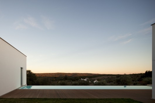 Casa Candeias / Carrilho da Graça Arquitectos (10)