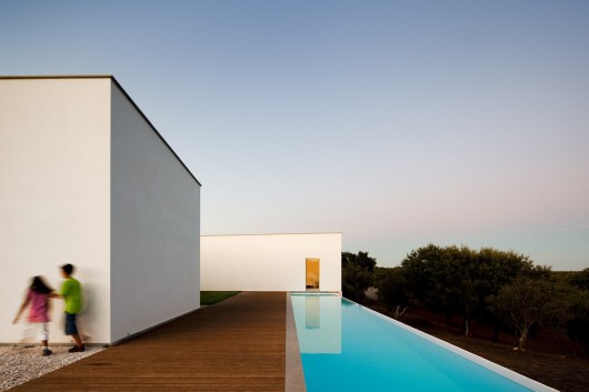 Casa Candeias / Carrilho da Graça Arquitectos (7)