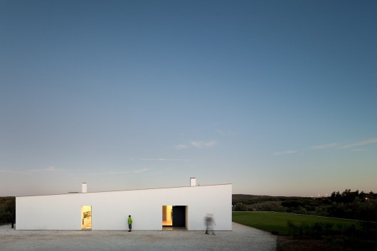 Casa Candeias / Carrilho da Graça Arquitectos (6)
