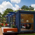 Container Guest House / Poteet Architects (22) © Chris Cooper