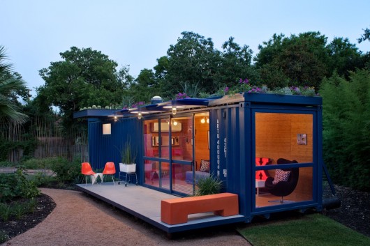 Container Guest House / Poteet Architects (15) © Chris Cooper