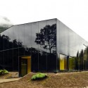 Fábrica de Engarrafamento de Água Glacial / Panorama (5) © Cristobal Valdes