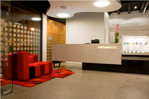 Pantone Hotel / Michel Penneman + Oliver Hannaert (1) Cortesia de Michel Penneman + Oliver Hannaert