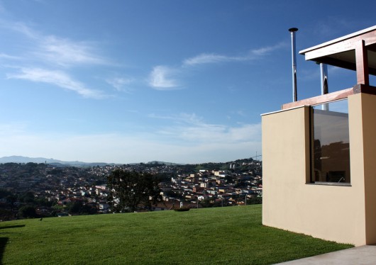 Casa em Caconde / Hiperstudio (7)