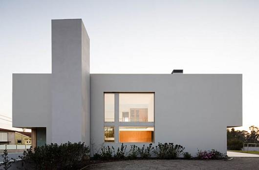 Casa Paramos / Atelier Nuno Lacerda Lopes (14)
