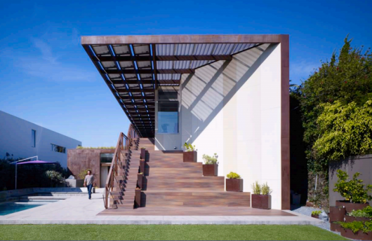 Painéis Solares fotovoltaicos: Casa Yin Yang / Brooks + Scarpa Architects (5) Via Brooks + Scarpa Architects