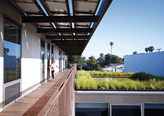 Painéis Solares fotovoltaicos: Casa Yin Yang / Brooks + Scarpa Architects (1)