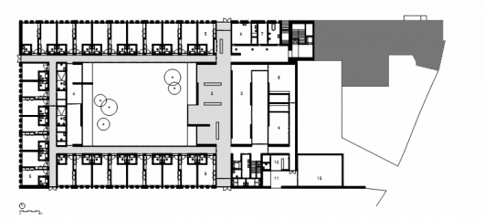 Lar Casa de Magalhães / Atelier Carvalho Araújo (2)